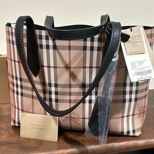 Burberry reversible tote w/ no dust bag
